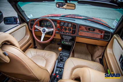 Real walnut wood interior for saab 900 classic Dashboard