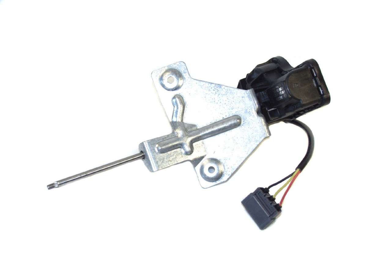 thumbnail image 2 of Surga Performance Universal Automatic Antenna For SAAB 9000 / 9000CS – 97cm Silver 2 of 5