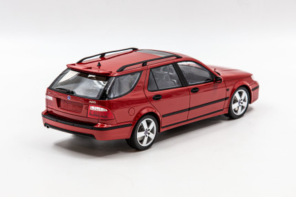 Saab 9-5 Break Aero 1/18 eme en rouge Cadeaux: livres, SAAB minatures...