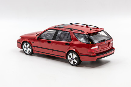 Saab 9-5 Break Aero 1/18 eme en rouge Cadeaux: livres, SAAB minatures...