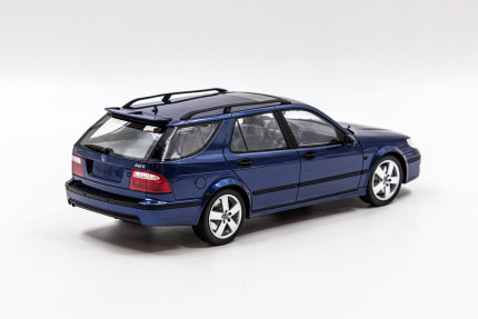 Saab 9-5 Break Aero 1/18 eme en bleu Cadeaux: livres, SAAB minatures...