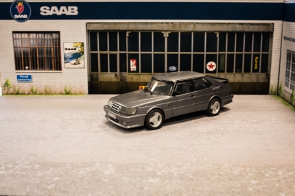 Diorama Saab presentoir, garage saab miniature Cadeaux: livres, SAAB minatures...