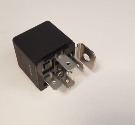 relais pompe a carburant saab 9.3 NG Injection
