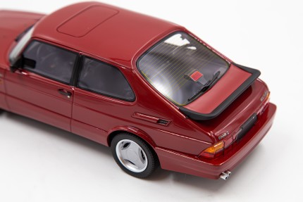 Saab 900 Turbo T16 Airflow 1/18 eme en rouge Cadeaux: livres, SAAB minatures...