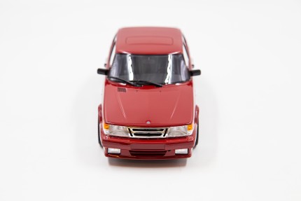 Saab 900 Turbo T16 Airflow modelo 1:18 en rojo Regalos: libros, miniaturas SAAB...