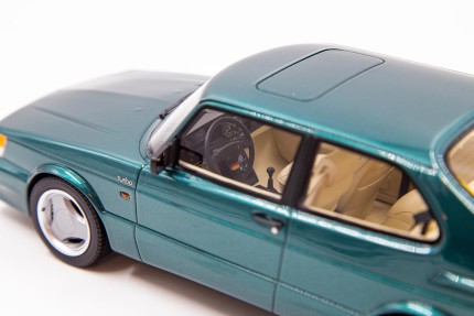 Saab 900 Turbo T16 Airflow modelo 1:18 en verde Novedades