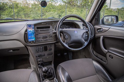 Phone holder for Saab 900 NG and 9-3 (Right Hand Drive) SAAB