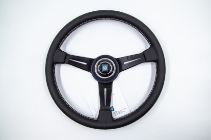 Nardi leather Steering wheel with black spokes for SAAB 900 classic New PRODUCTS